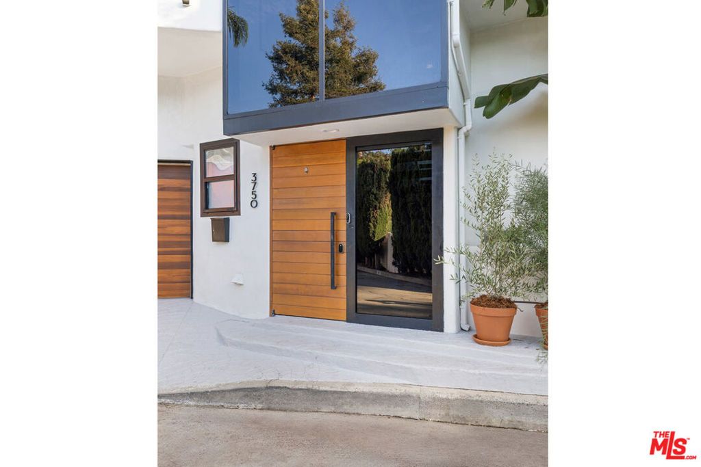 3750 Arbolada Road, Los Angeles, CA 90027 — photo 2