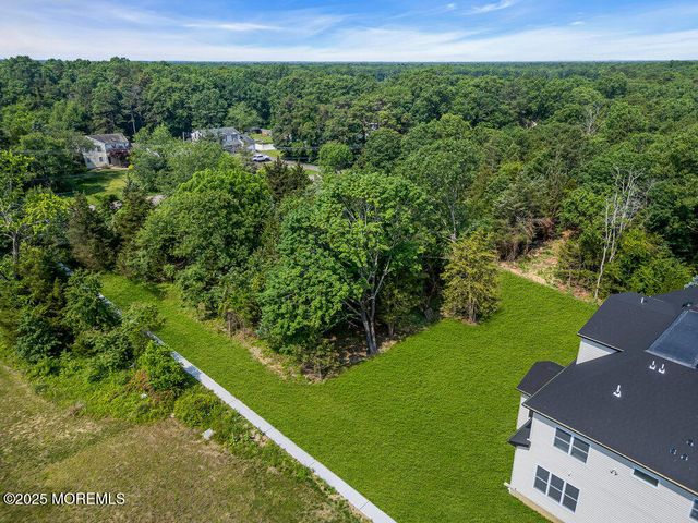 11 Cranberry Harvest Court, Jackson, NJ 08527