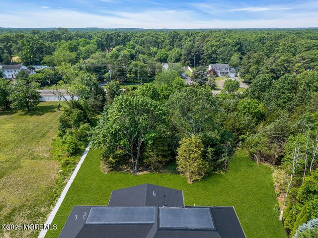11 Cranberry Harvest Court, Jackson, NJ 08527