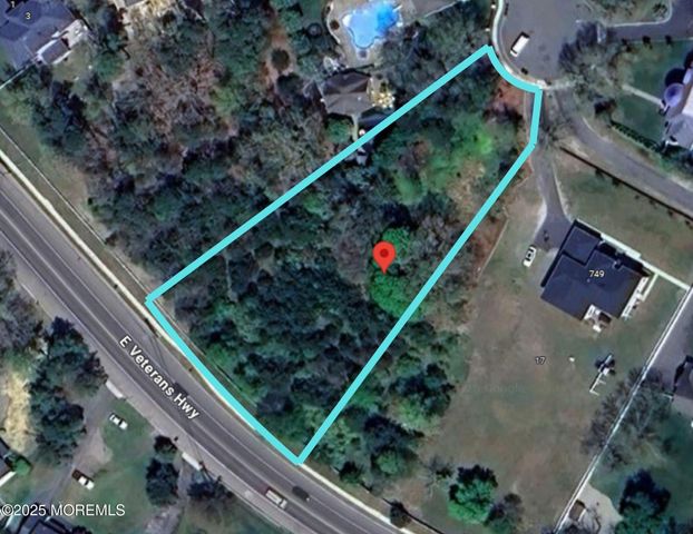 11 Cranberry Harvest Court, Jackson, NJ 08527