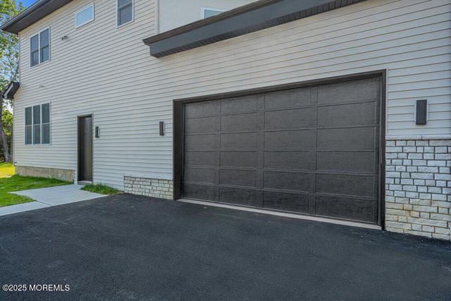 11 Cranberry Harvest Court, Jackson, NJ 08527