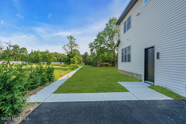 11 Cranberry Harvest Court, Jackson, NJ 08527