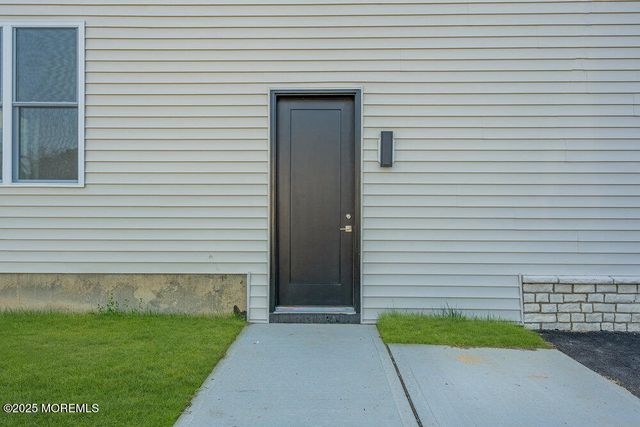 11 Cranberry Harvest Court, Jackson, NJ 08527