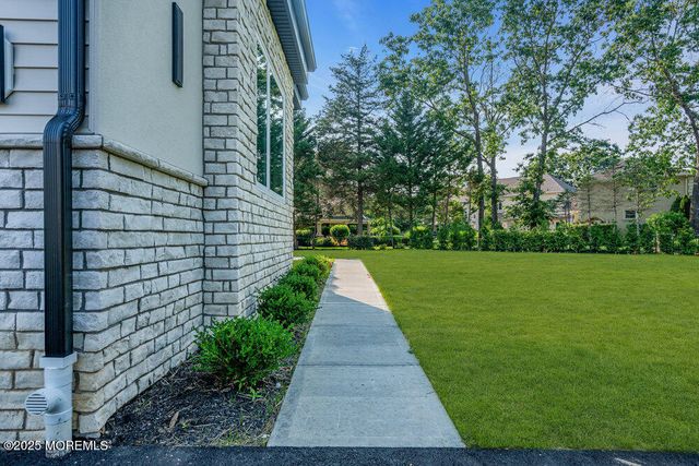 11 Cranberry Harvest Court, Jackson, NJ 08527