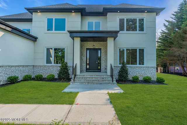 11 Cranberry Harvest Court, Jackson, NJ 08527