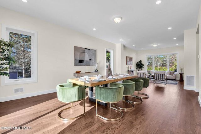 11 Cranberry Harvest Court, Jackson, NJ 08527