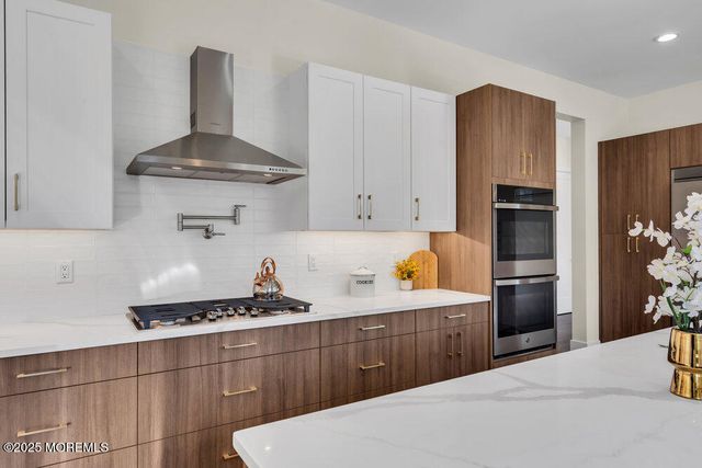 11 Cranberry Harvest Court, Jackson, NJ 08527