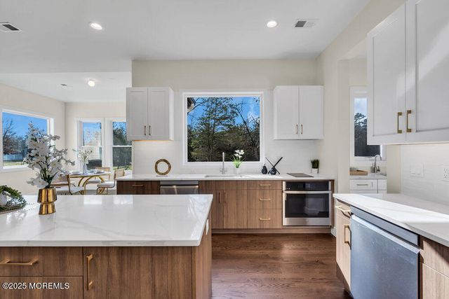 11 Cranberry Harvest Court, Jackson, NJ 08527