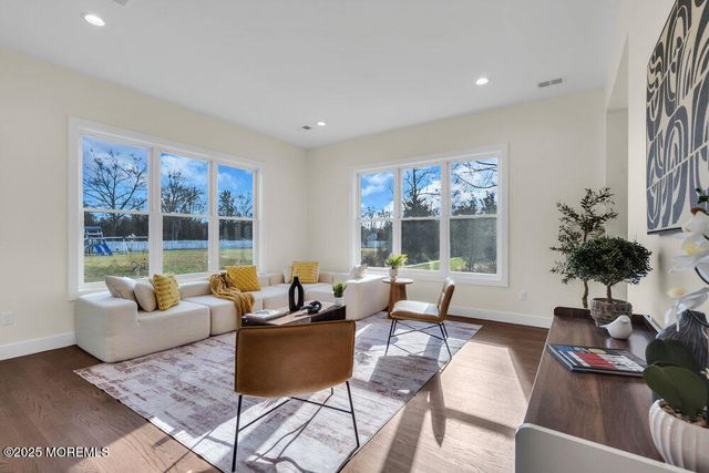 11 Cranberry Harvest Court, Jackson, NJ 08527