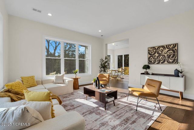 11 Cranberry Harvest Court, Jackson, NJ 08527