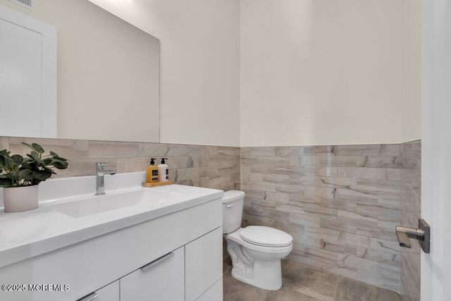 11 Cranberry Harvest Court, Jackson, NJ 08527