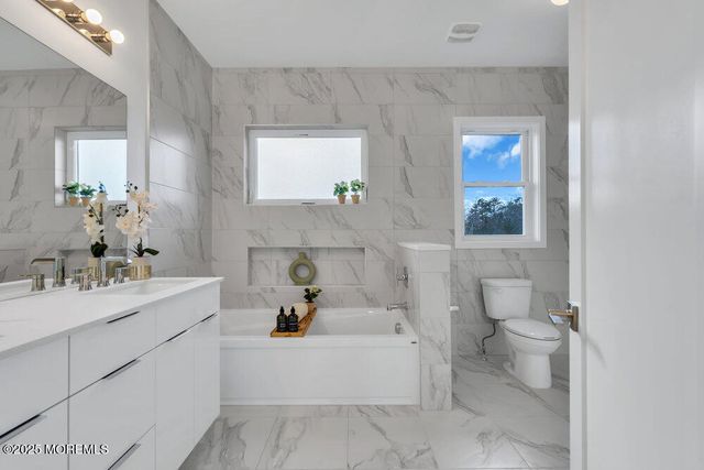 11 Cranberry Harvest Court, Jackson, NJ 08527