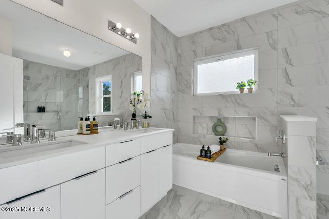 11 Cranberry Harvest Court, Jackson, NJ 08527