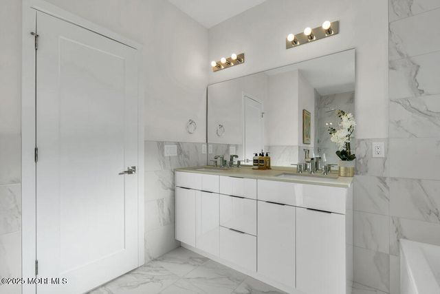 11 Cranberry Harvest Court, Jackson, NJ 08527