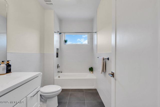 11 Cranberry Harvest Court, Jackson, NJ 08527