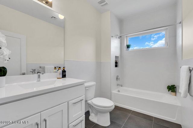 11 Cranberry Harvest Court, Jackson, NJ 08527