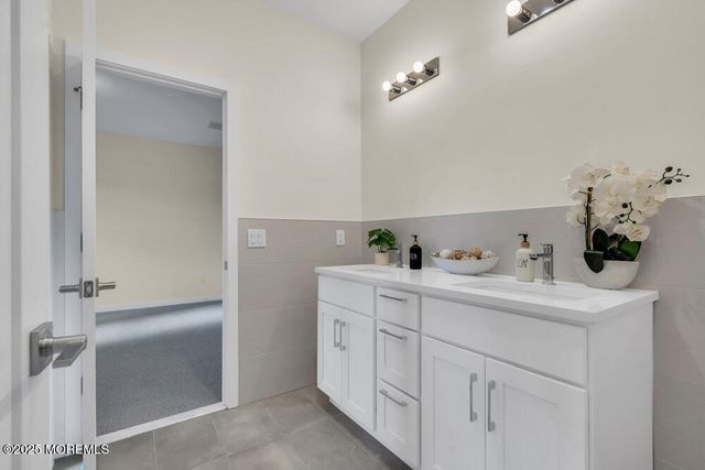 11 Cranberry Harvest Court, Jackson, NJ 08527