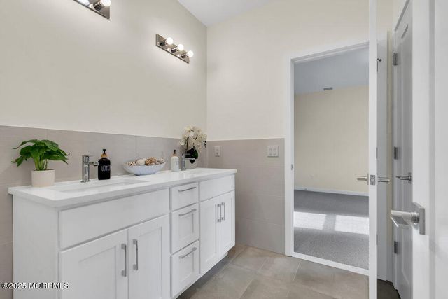 11 Cranberry Harvest Court, Jackson, NJ 08527