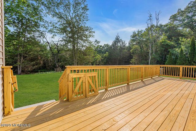 11 Cranberry Harvest Court, Jackson, NJ 08527