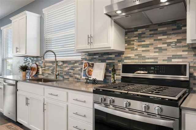 339 Climbing Rock LOOP, Dripping Springs, TX 78620