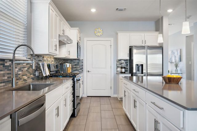 339 Climbing Rock LOOP, Dripping Springs, TX 78620