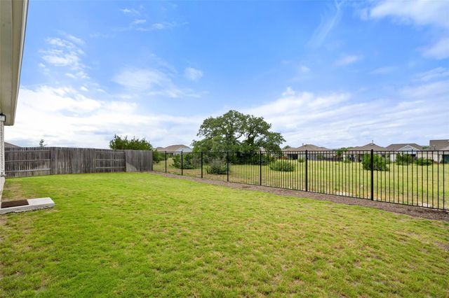 339 Climbing Rock LOOP, Dripping Springs, TX 78620