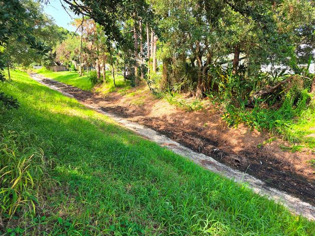 1249 SW Addie Street, Port St. Lucie, FL 34983