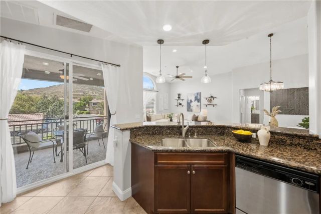 35816 Hazelhurst Street 1, Murrieta, CA 92562