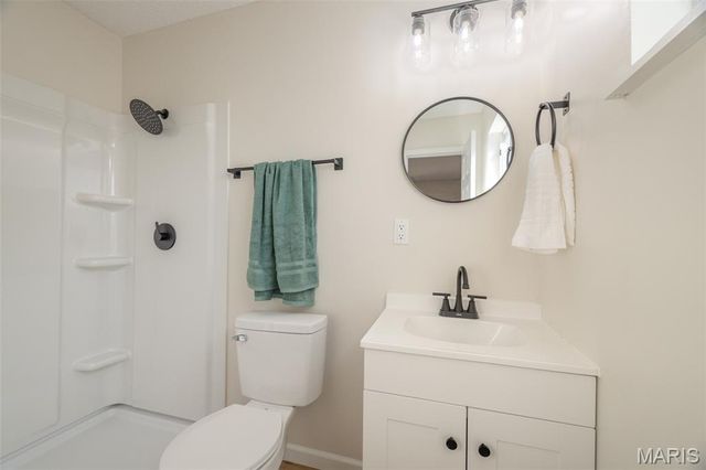 4086 Waterfall Drive, Florissant, MO 63034