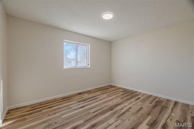 4086 Waterfall Drive, Florissant, MO 63034