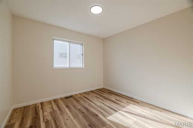 4086 Waterfall Drive, Florissant, MO 63034