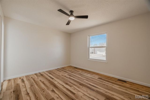 4086 Waterfall Drive, Florissant, MO 63034