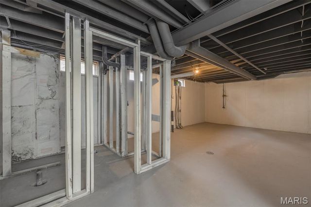 4086 Waterfall Drive, Florissant, MO 63034