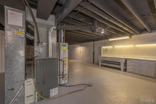 4086 Waterfall Drive, Florissant, MO 63034