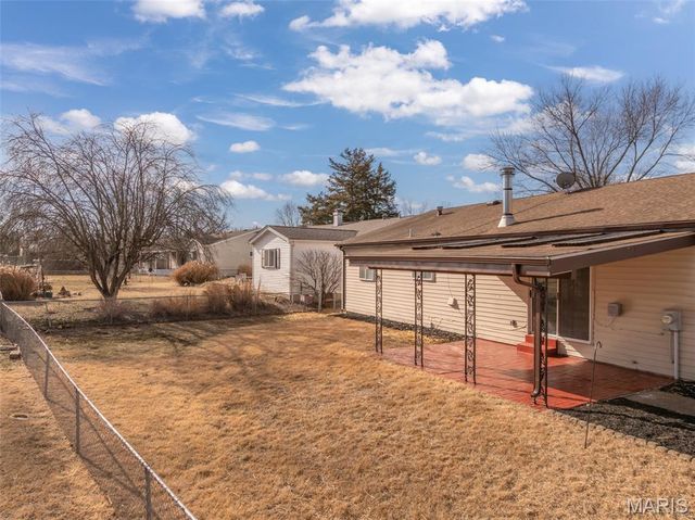 4086 Waterfall Drive, Florissant, MO 63034