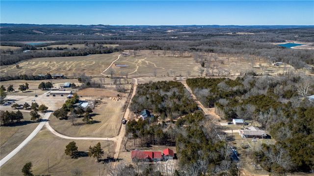 303 W Robin Trail, Diamond City, AR 72644