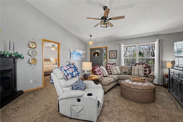 303 W Robin Trail, Diamond City, AR 72644