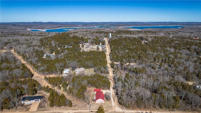 303 W Robin Trail, Diamond City, AR 72644