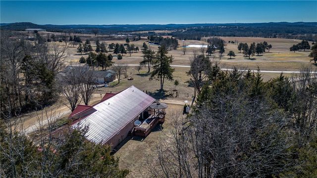303 W Robin Trail, Diamond City, AR 72644