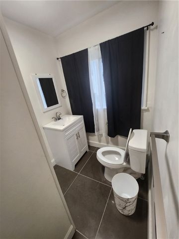 1417 Hall Ave, Sharon, PA 16146