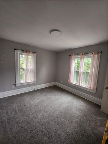 1417 Hall Ave, Sharon, PA 16146