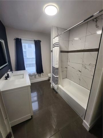 1417 Hall Ave, Sharon, PA 16146