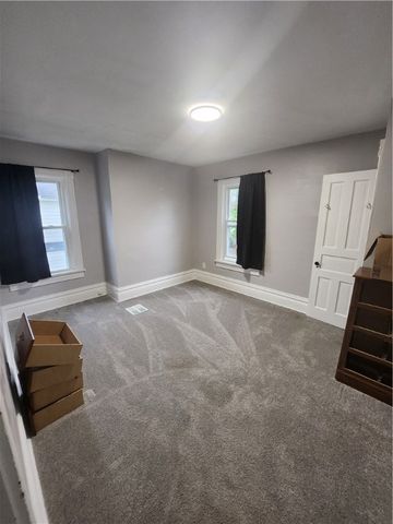 1417 Hall Ave, Sharon, PA 16146