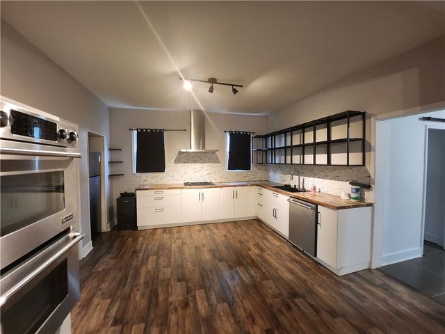 1417 Hall Ave, Sharon, PA 16146