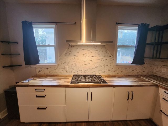 1417 Hall Ave, Sharon, PA 16146