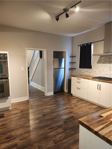 1417 Hall Ave, Sharon, PA 16146