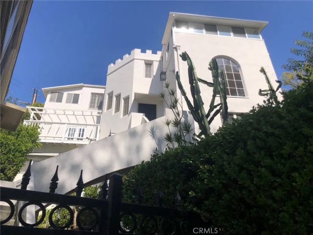 5924 Graciosa Drive, Los Angeles, CA 90068