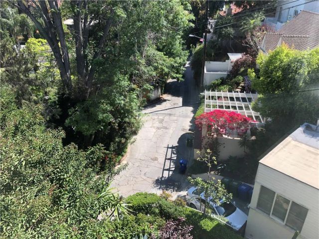 5924 Graciosa Drive, Los Angeles, CA 90068