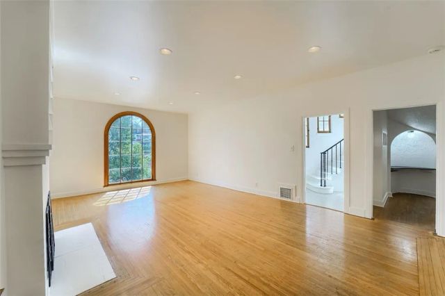 5924 Graciosa Drive, Los Angeles, CA 90068