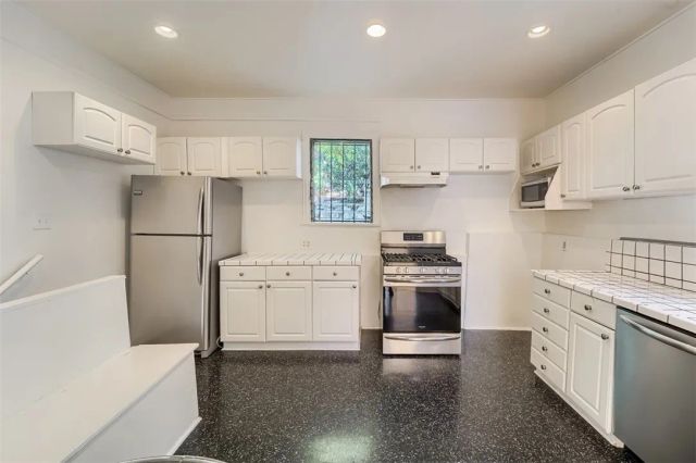 5924 Graciosa Drive, Los Angeles, CA 90068
